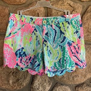Lilly Pulitzer the buttercup short size 4 -colorful coral